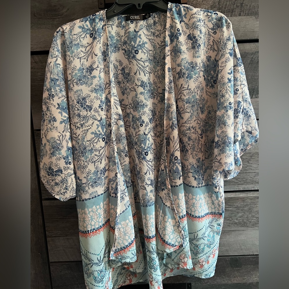 Lightweight floral kimono